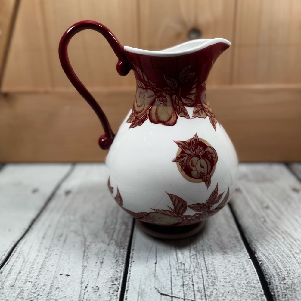 Waverly Red‎ and Cream Ceramic Vase